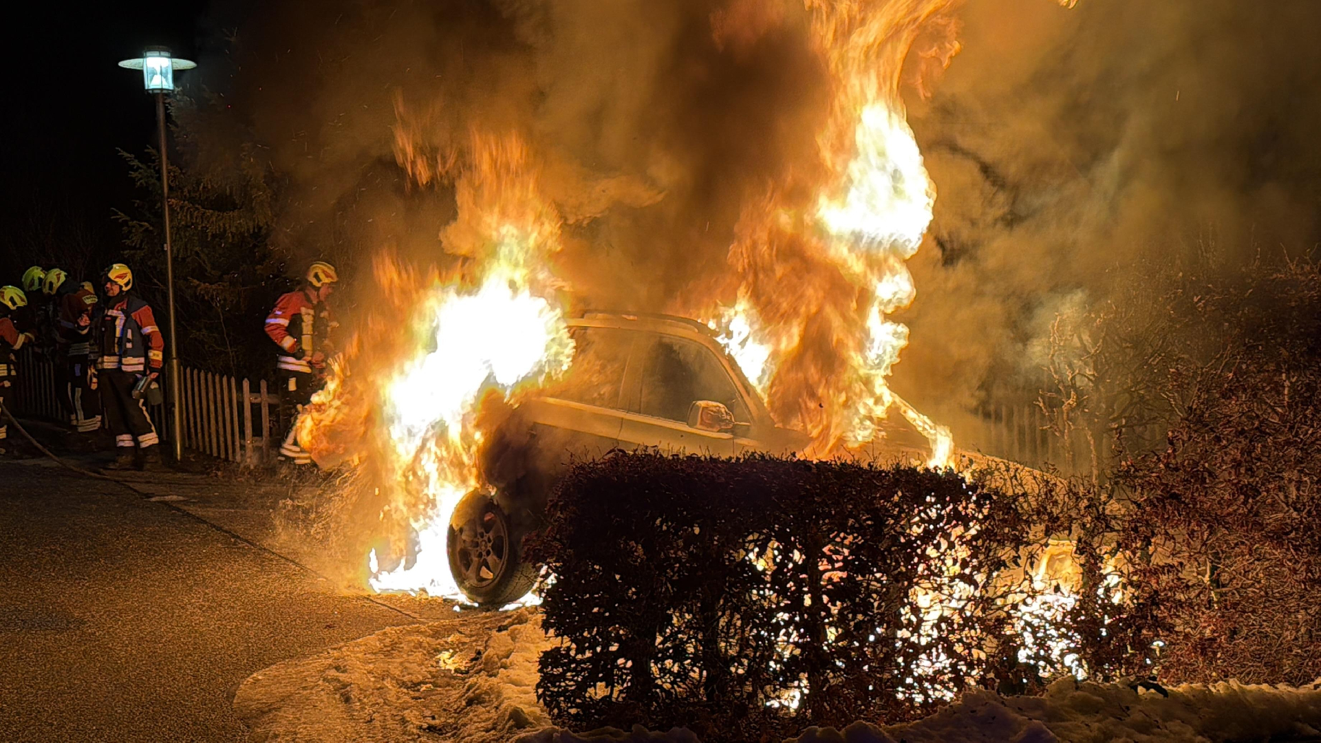 Einsatzfoto Brand Pkw