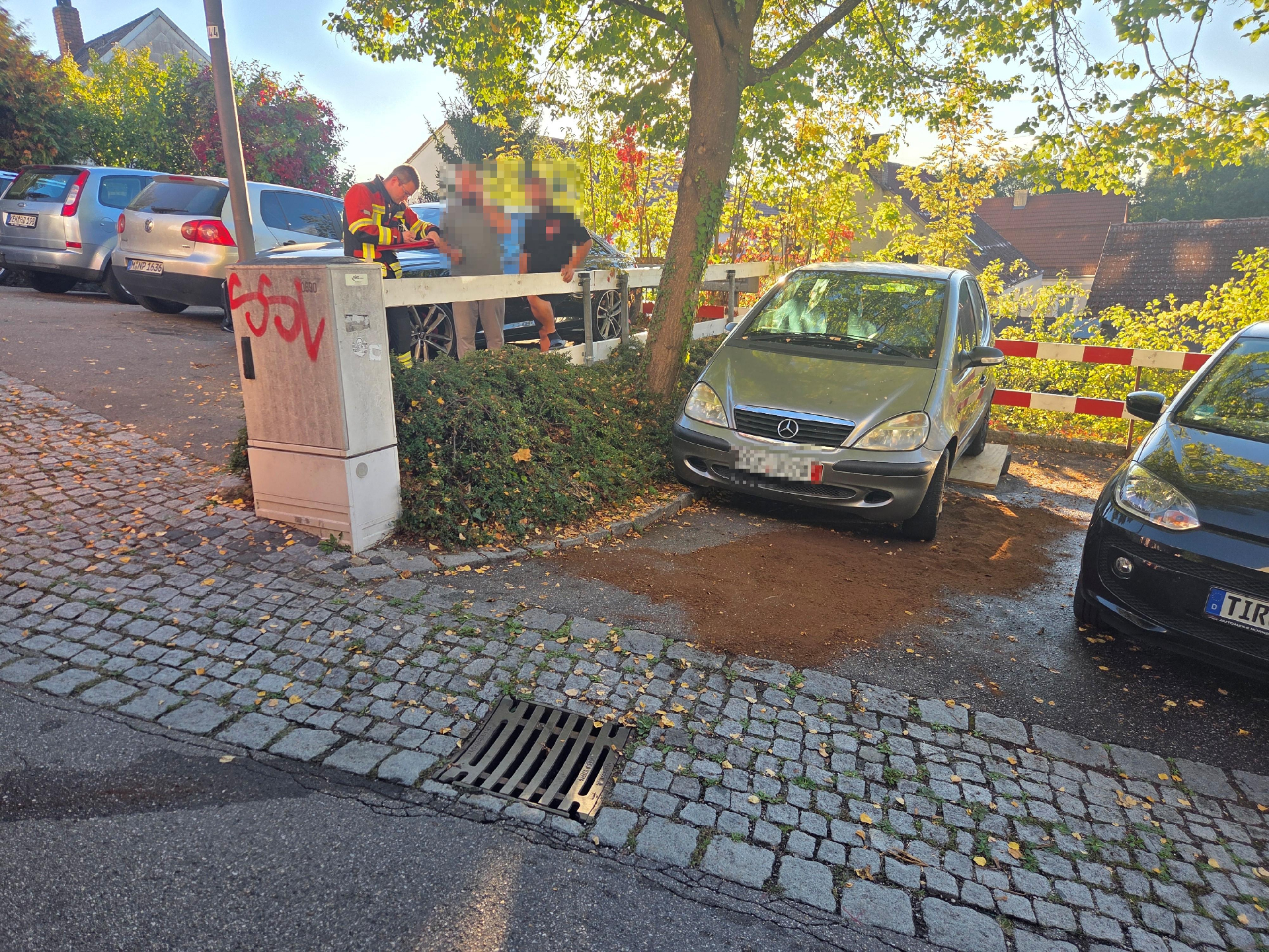 Einsatzfoto auslaufender Kraftstoff aus Pkw